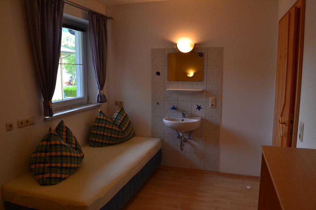 Villa Rupert Und Jasmin Hauser Sankt Ulrich am Pillersee Chambre photo